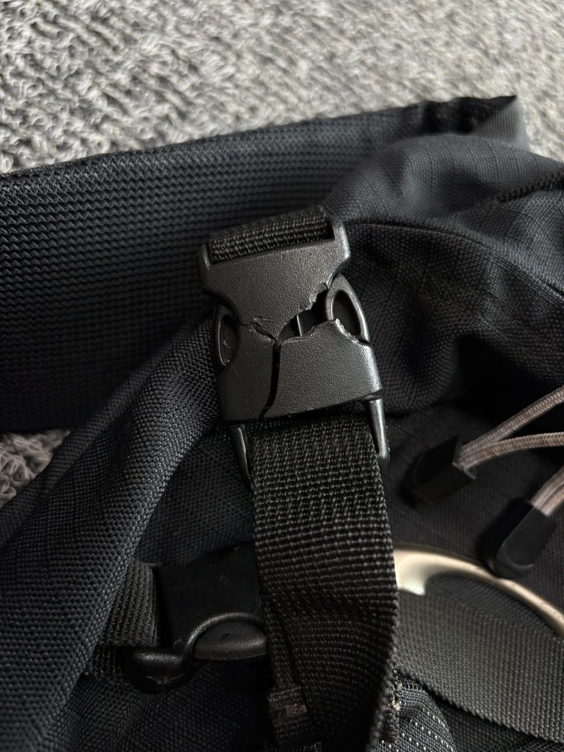 오클리 아이콘 아카이브 테크니컬 백팩 3460 상품이미지4