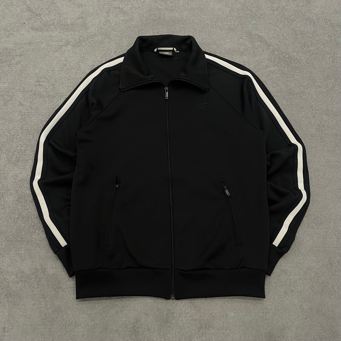 L 뉴발란스 블랙 트랙 자켓 화이트 라인 상품이미지1