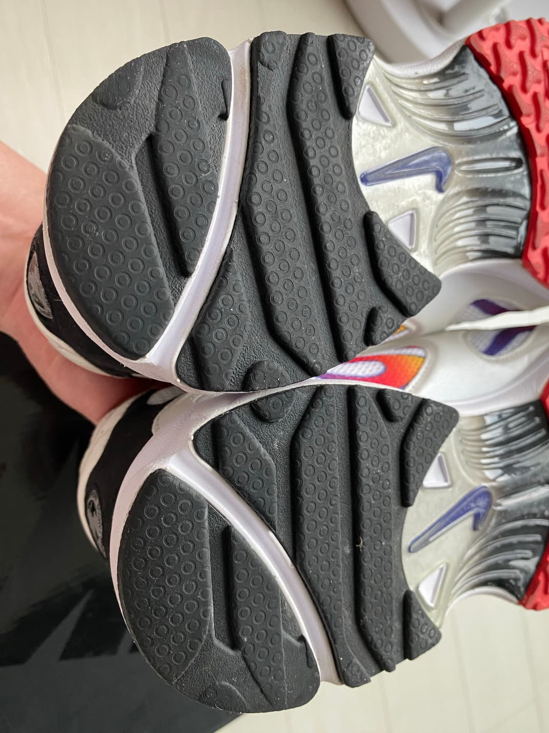 나이키 x 슈프림 줌 스트릭 스펙트럼 플러스 화이트 285 상품이미지3