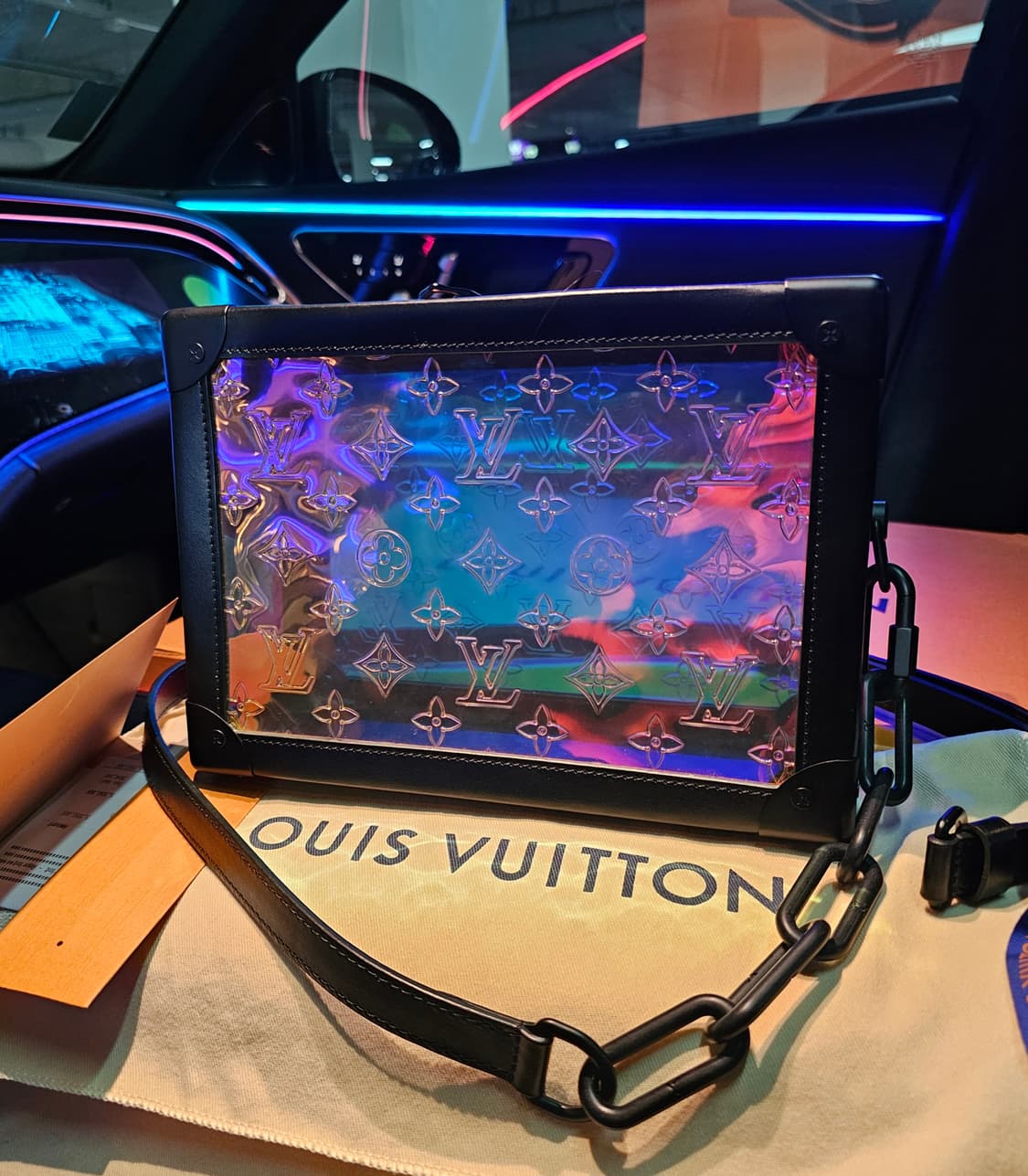 루이비통 모노그램 프리즘 소프트트렁크 크로스백 버질아블로 (새상품) 상품이미지1