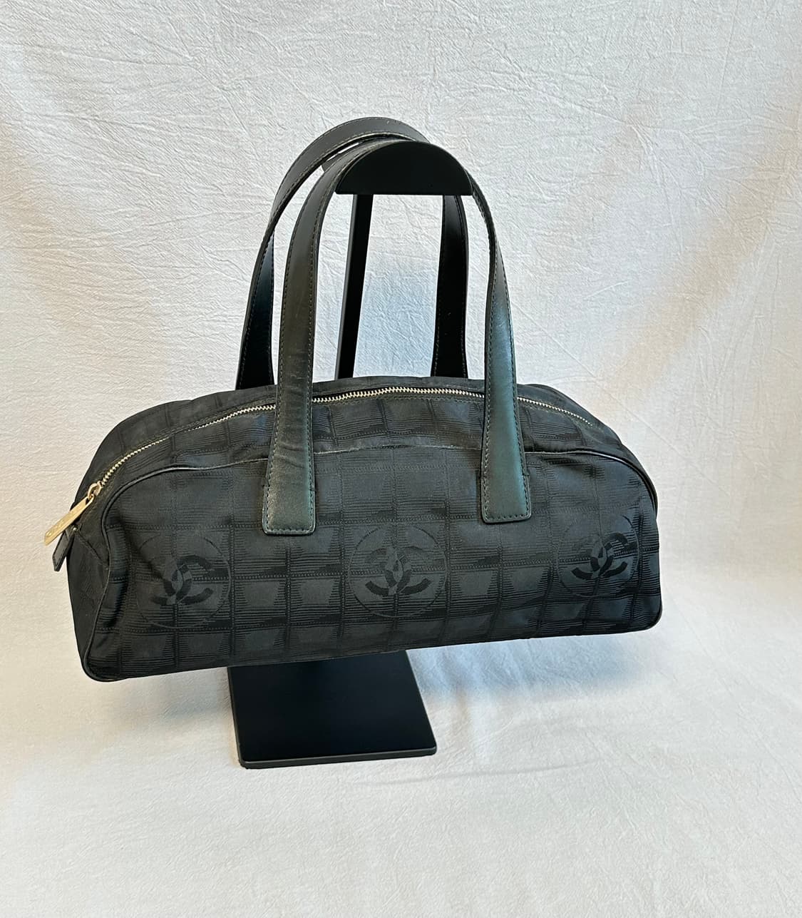 샤넬 뉴 트래블 바게트백 보스턴백 블랙 (9번대) y2k 상품이미지3