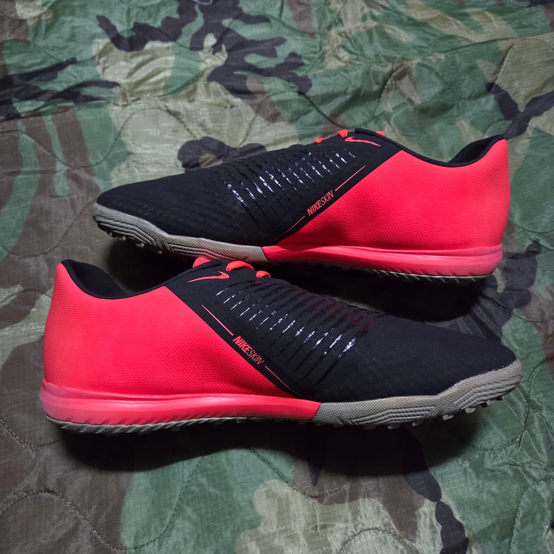 Nike Phantom Venom Academy TF 팬텀 베놈 풋살화 상품이미지5