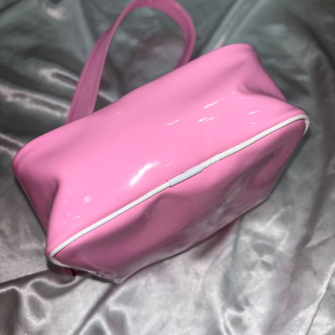 꼼데가르송 걸 에나멜 핑크 가방 상품이미지8