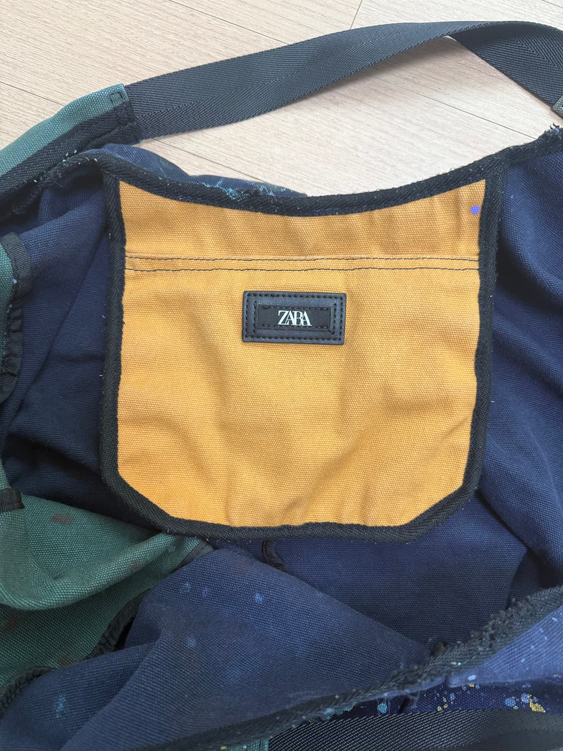 자라 빈티지 페인팅 토트백 상품이미지9