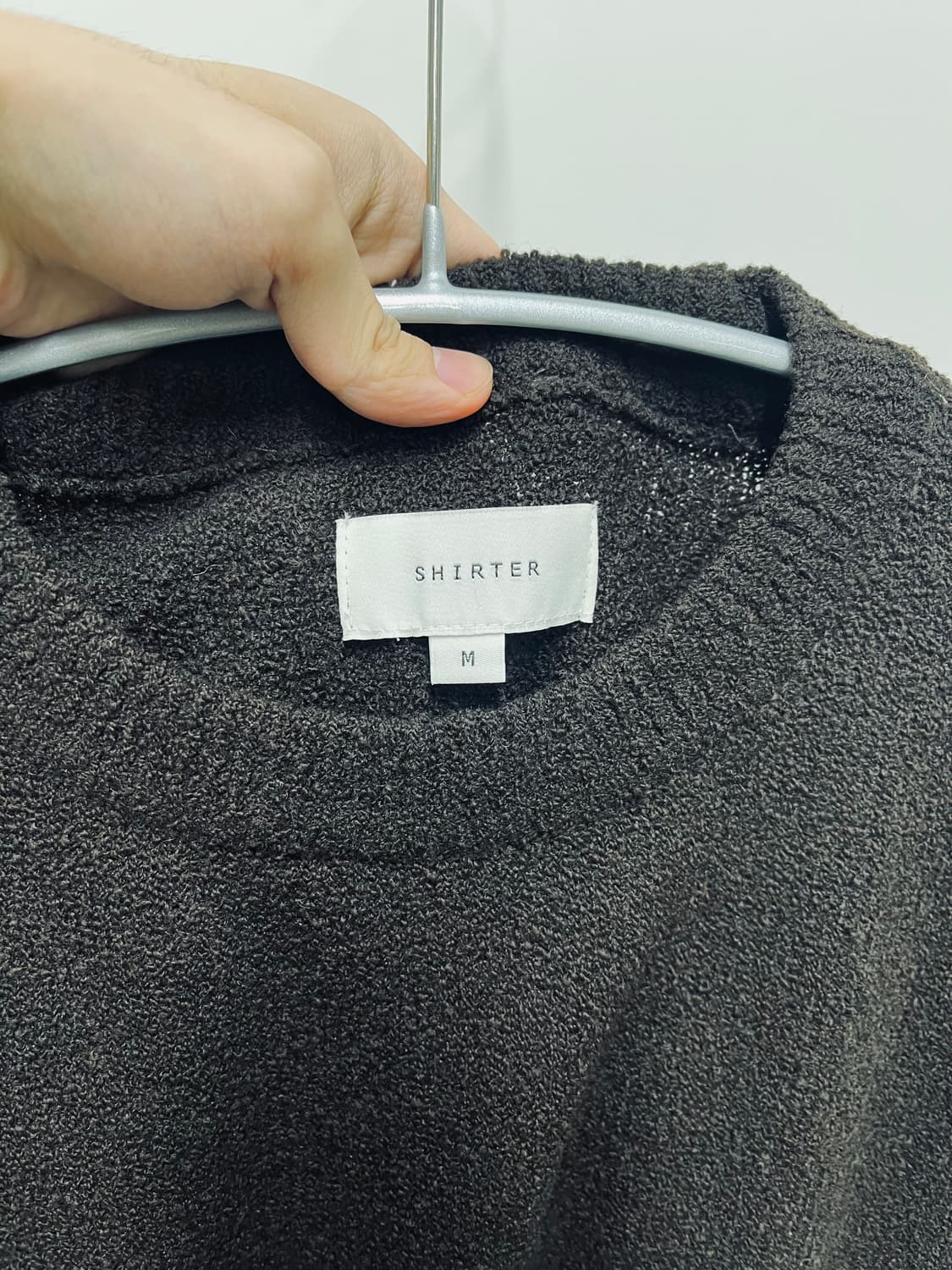 [새제품] 셔터 BOUCLE CREWNECK KNIT DARK BROWN 상품이미지7