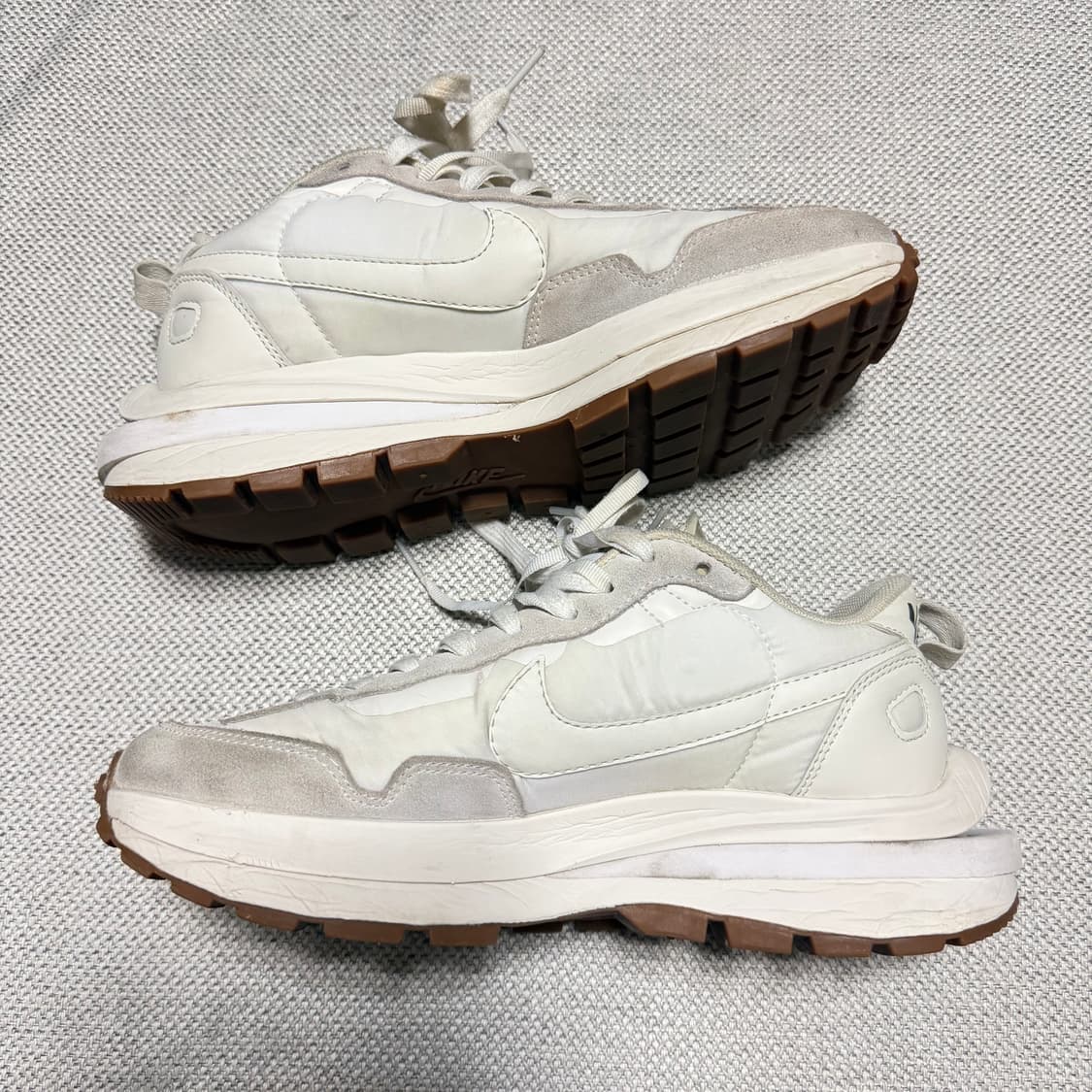 나이키 x 사카이 베이퍼와플 화이트 앤 검 상품이미지2