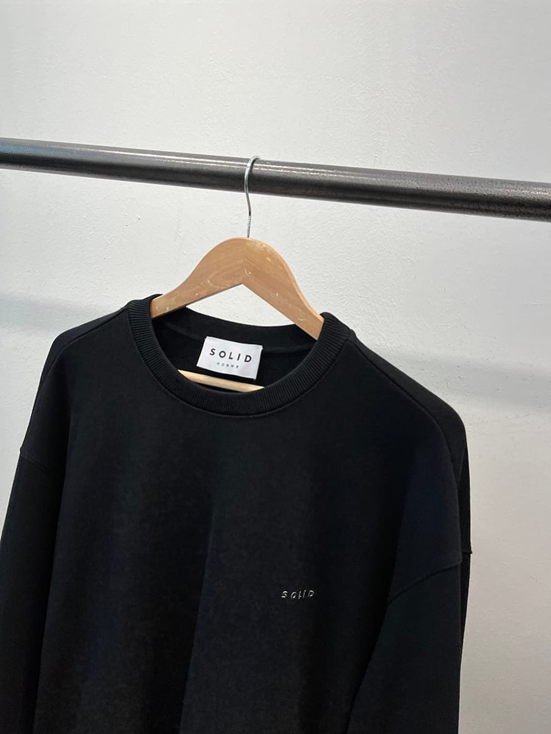 100) 솔리드옴므 백프린트 맨투맨  상품이미지4