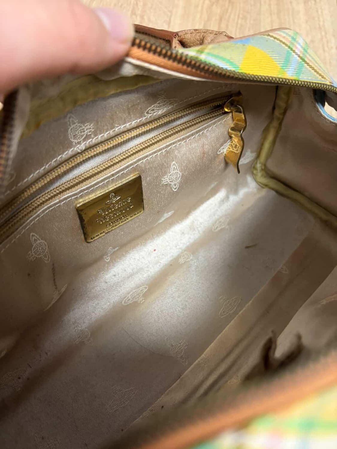 비비안 웨스트우드 체크 숄더백 가방 상품이미지4