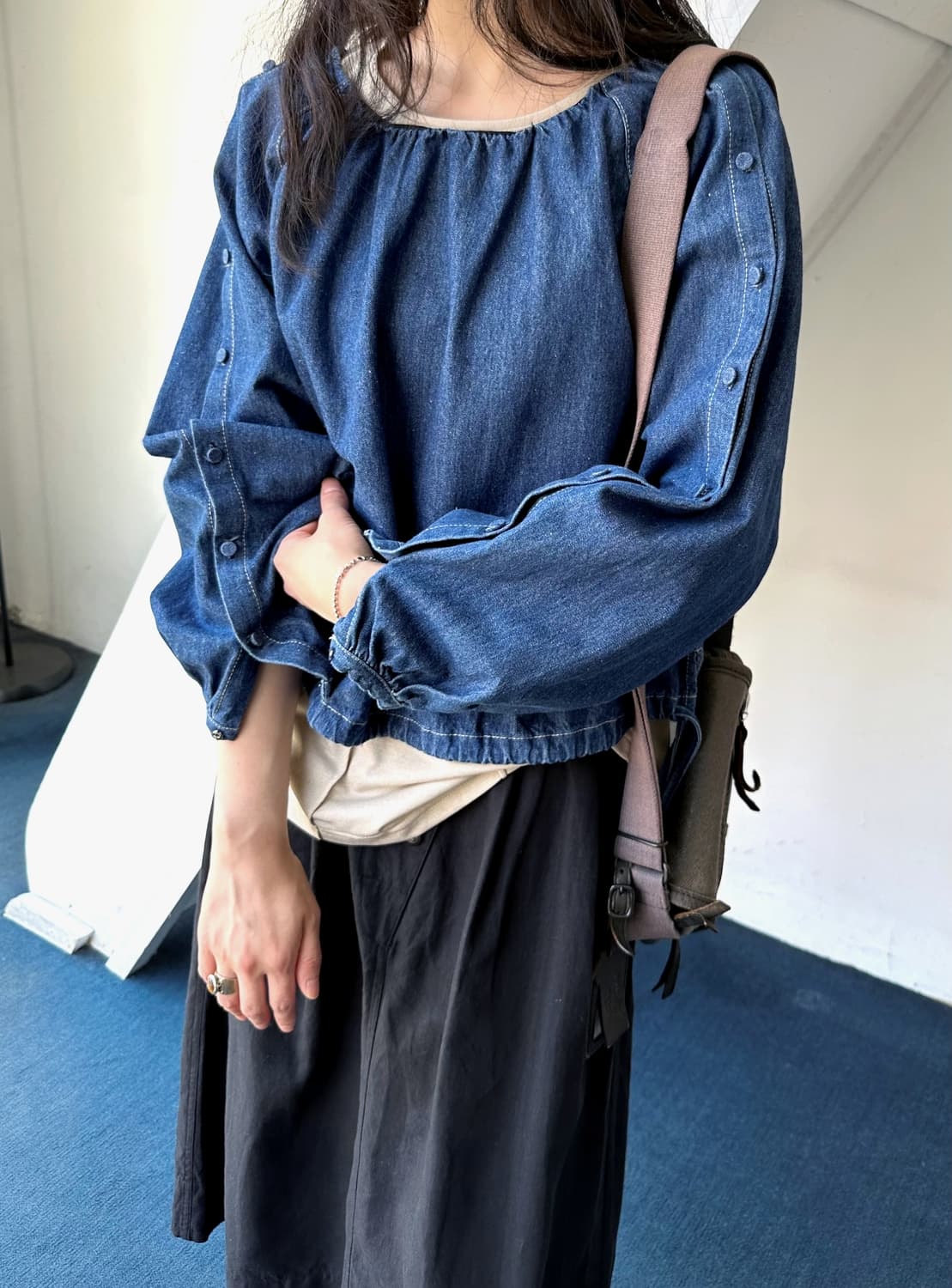 Design button sleeve cropped denim P/O 상품이미지9