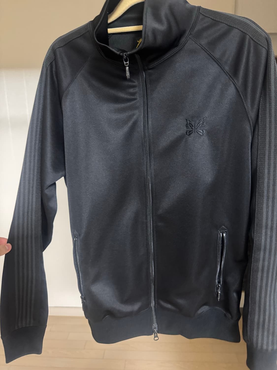 니들스 트랙자켓 블랙 그레이 상품이미지1