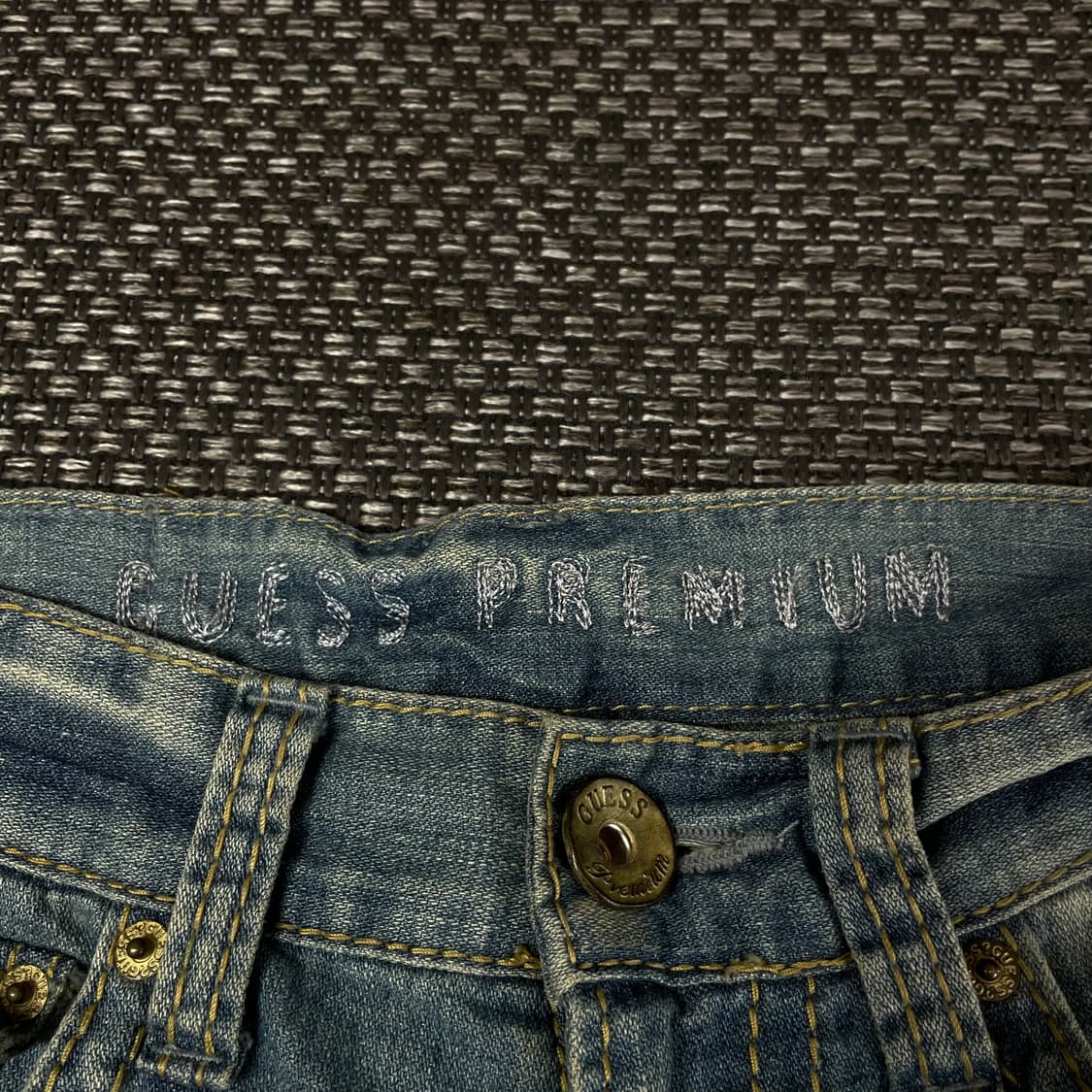 (29) 게스 중청 워싱 데님 팬츠 상품이미지3