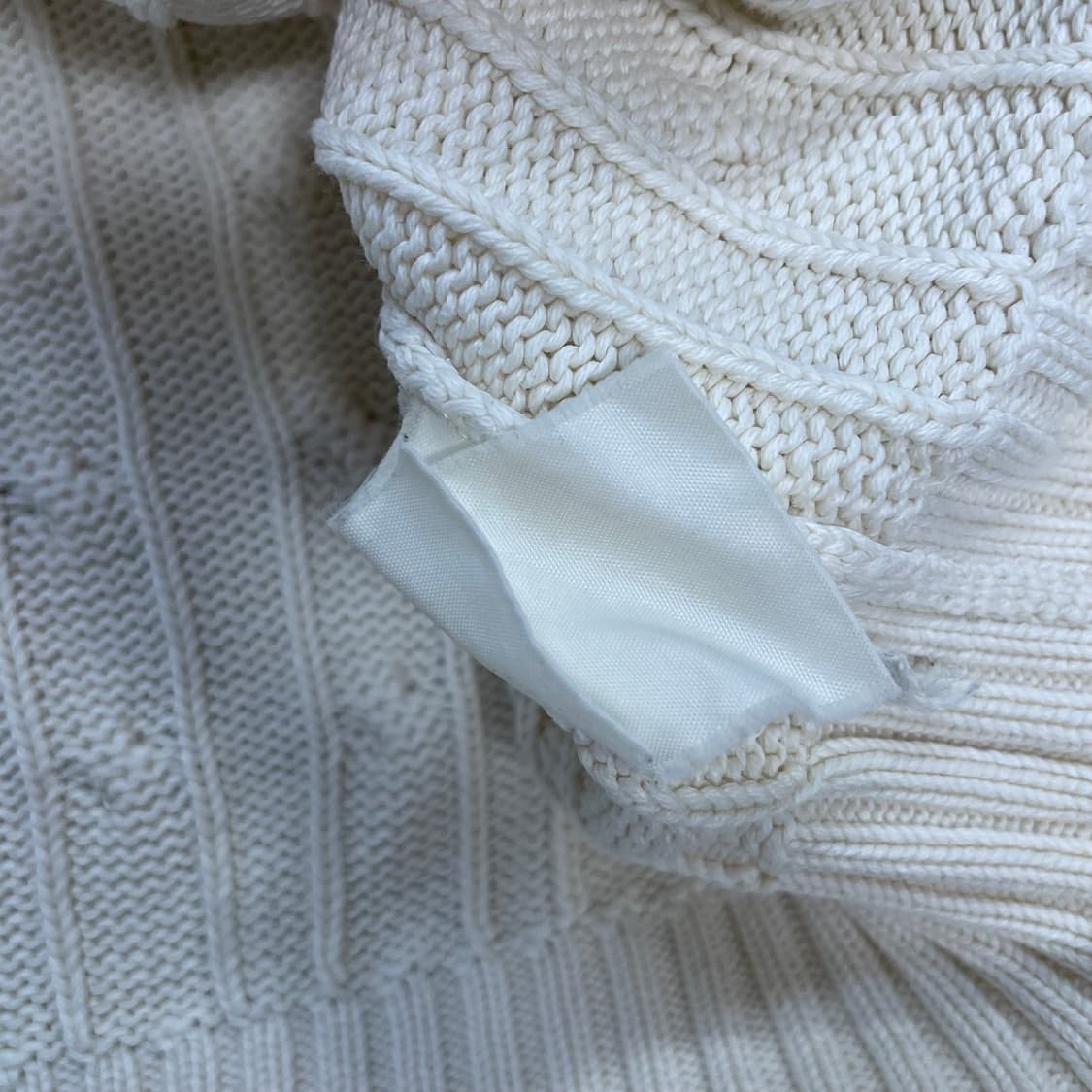 폴로 랄프로렌 포니 로고 케이블 브이넥 니트 아이보리 상품이미지4