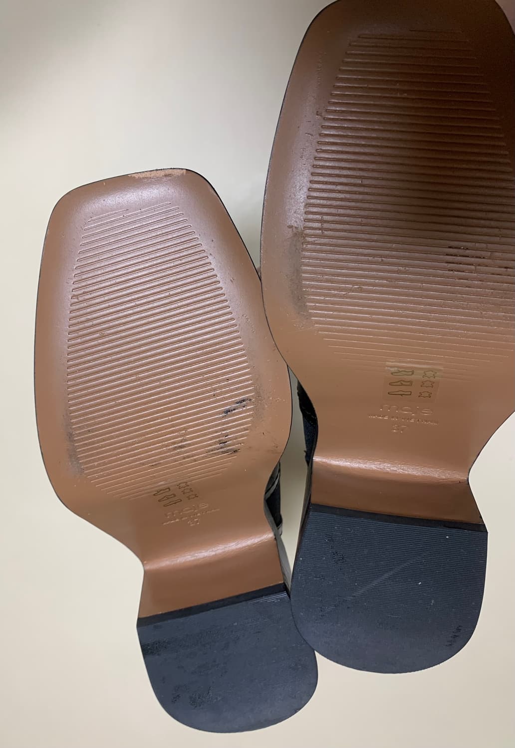 maje의 스퀘어 토 앵클 부츠입니다 상품이미지3