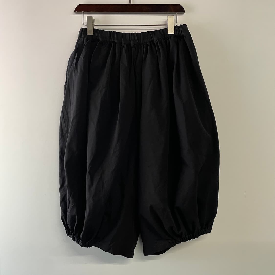 꼼데가르송 밴딩 사루엘 팬츠 상품이미지1