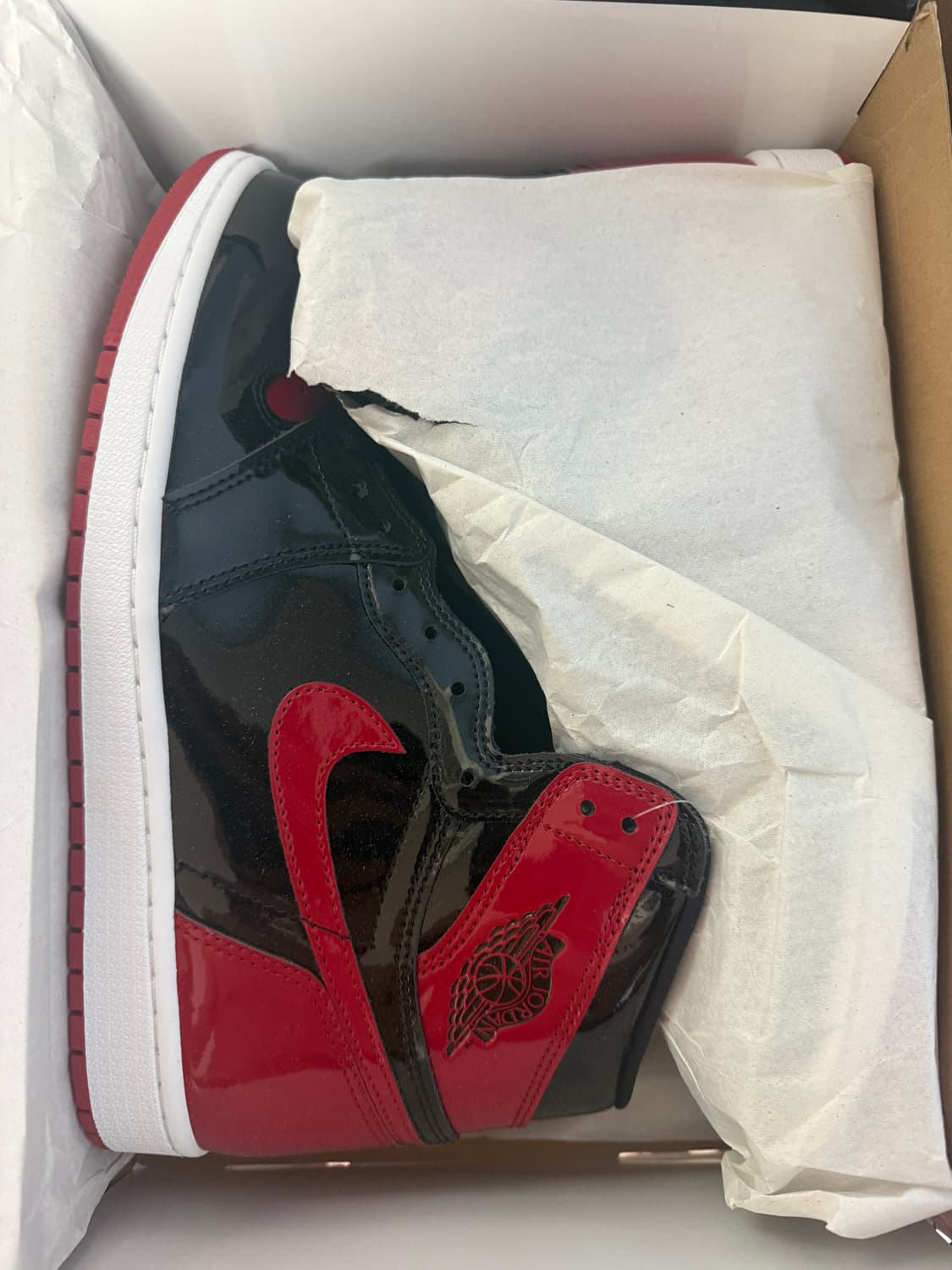[285] 나이키 조던1 레트로 하이 OG 페이턴트 브레드 상품이미지3