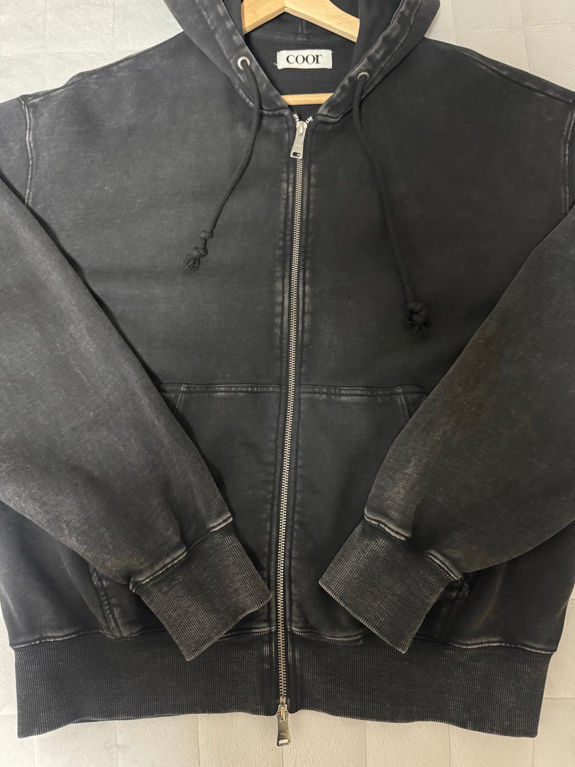 쿠어 L 가먼트 다잉 에센셜 후드 집업 (워시드차콜) 상품이미지3