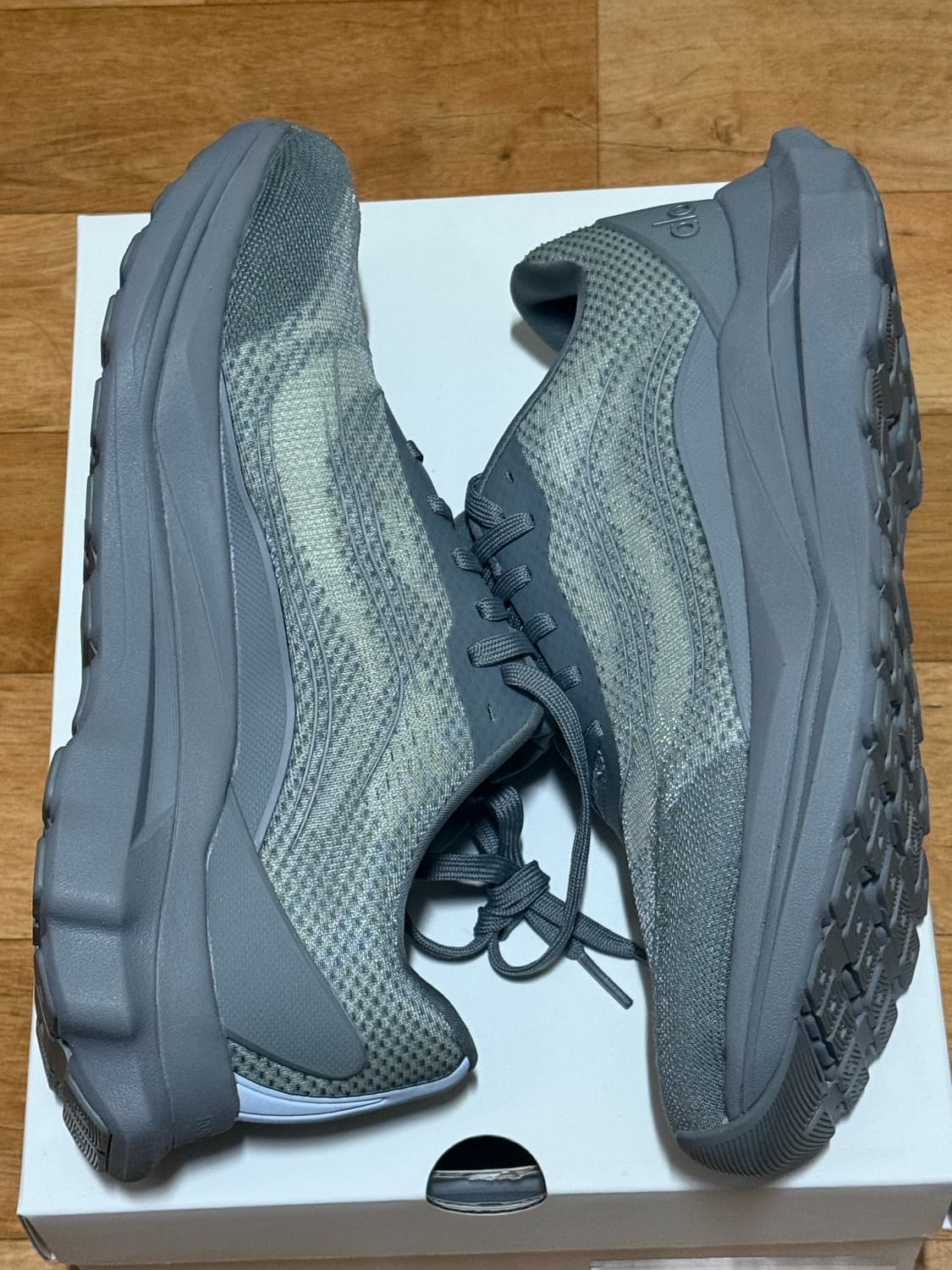 알로 요가 러너 런닝화 그레이 8.5M 새제품 상품이미지2