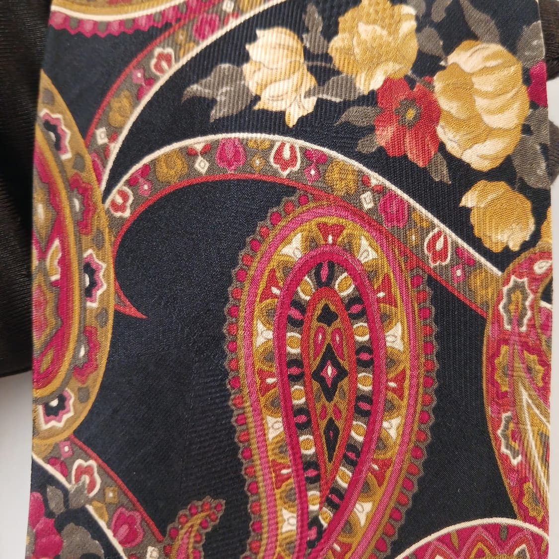 닥스 실크 페이즐리&플라워 자카드 넥타이 9.4cm A등급 A19230
 상품이미지5