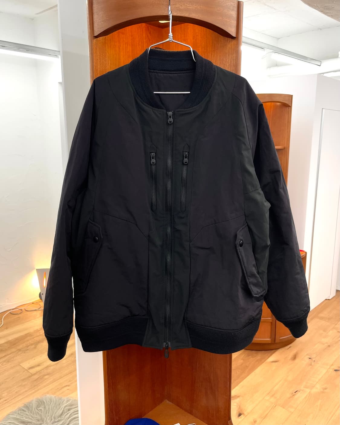 [1] 화이트마운티니어링 프리마로프트 봄버 자켓 상품이미지5