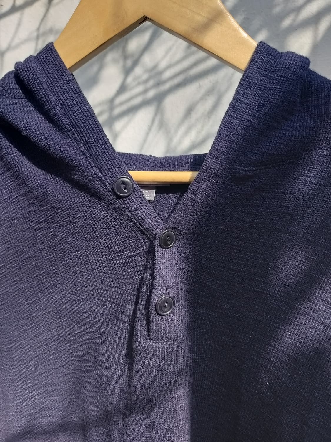 VINCE 네이비 후드티​ 상품이미지4