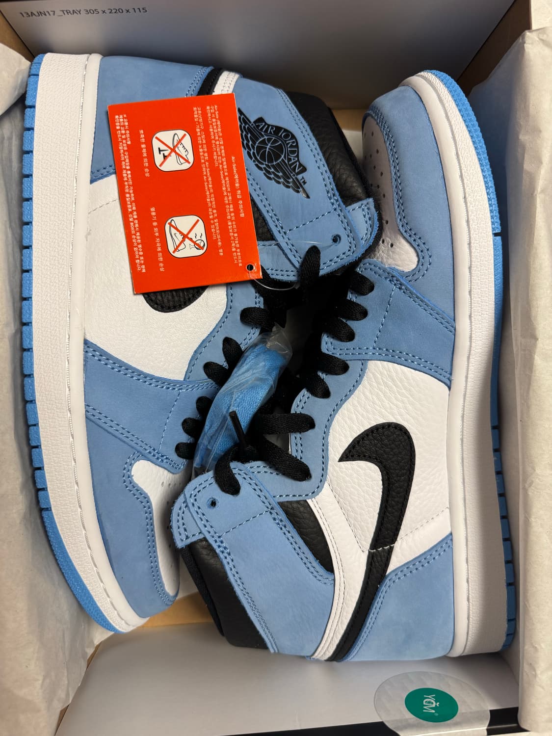 Jordan 1 Retro High OG University Blue 상품이미지1