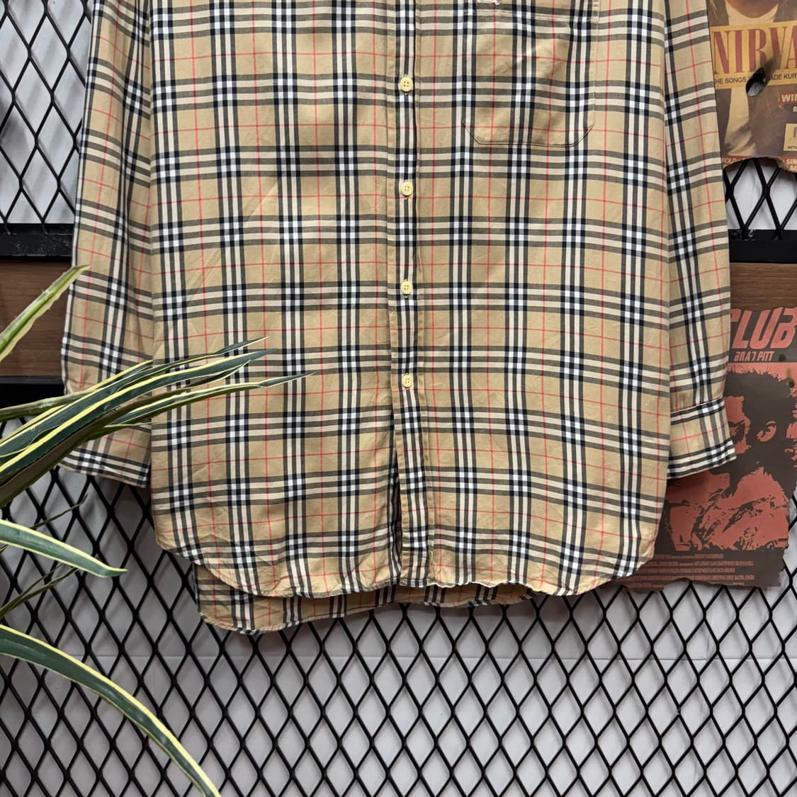 00s 버버리 런던 노바체크 긴팔 셔츠 화이트 기사 로고 베이지 상품이미지4