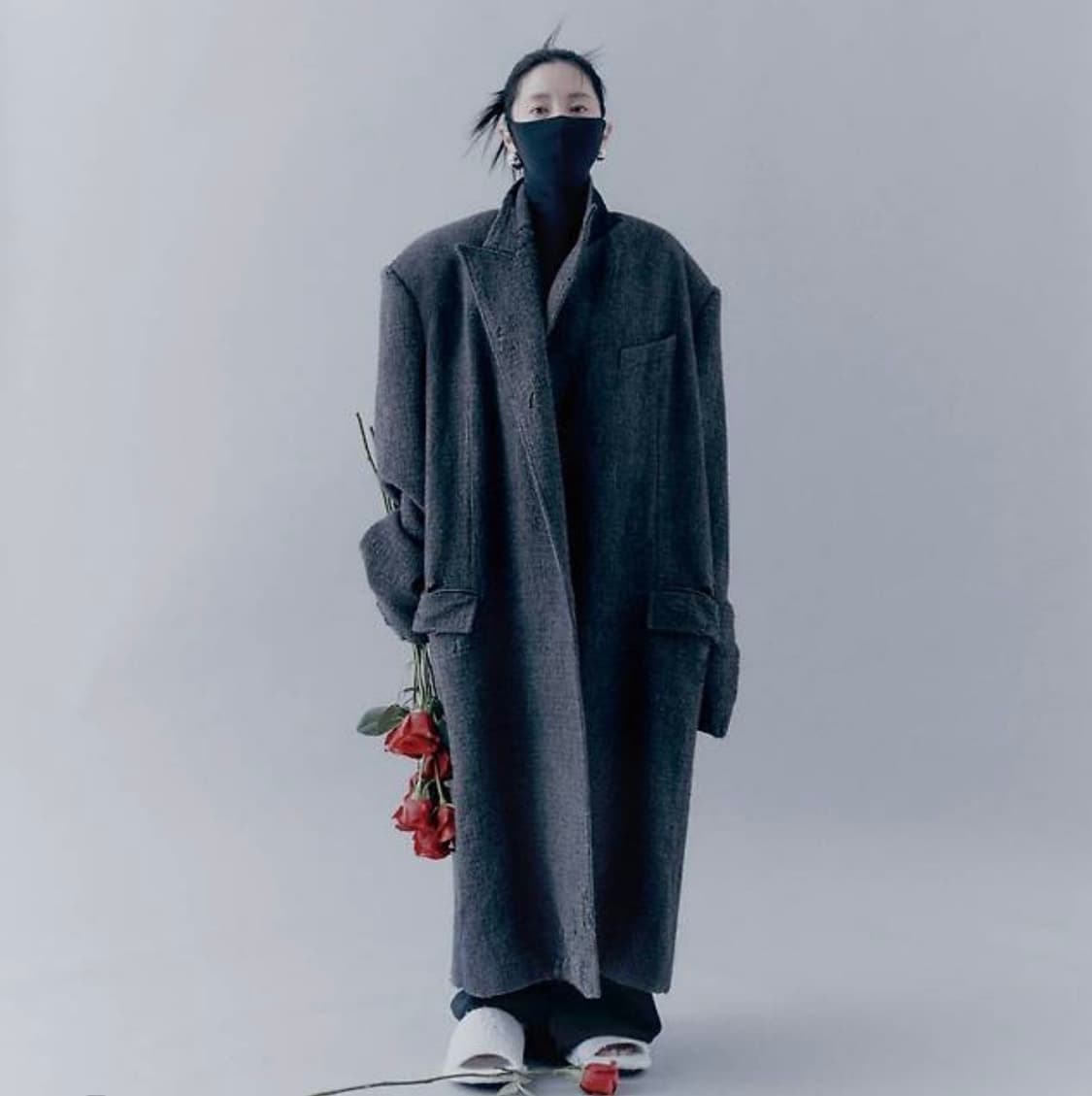 발렌시아가 오버사이즈 디스트레스드 코트 38 상품이미지1