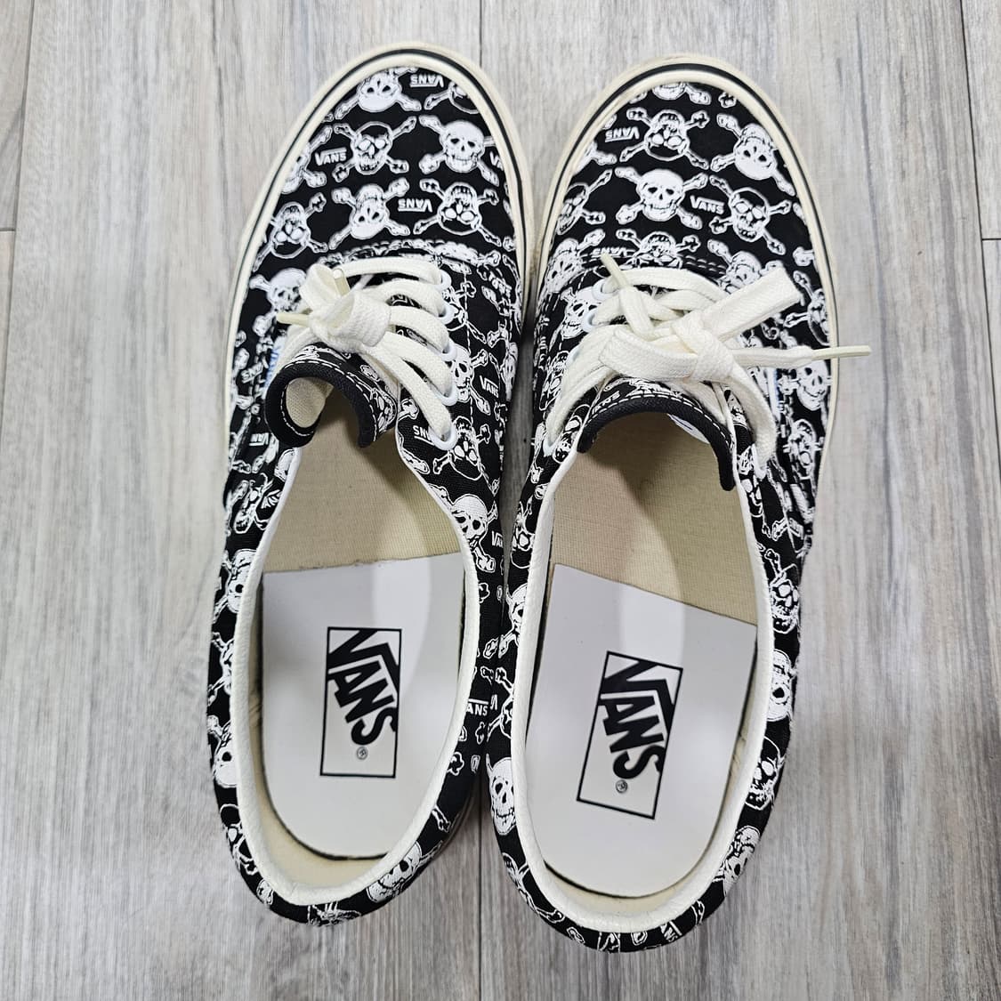 반스 어센틱 스컬 패턴 스니커즈 270mm 상품이미지1