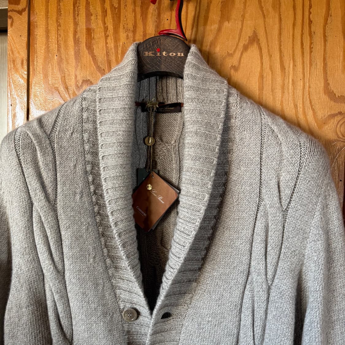 로로피아나 캐시미어 숄카라 가디건 새상품 판매 합니다. 상품이미지1