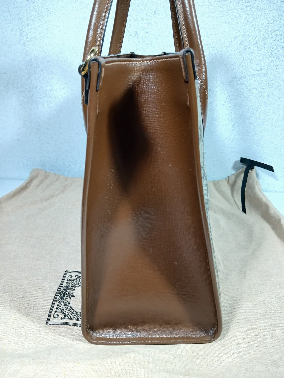 구찌 인터로킹 GG 토트백 스몰 659983 상품이미지4