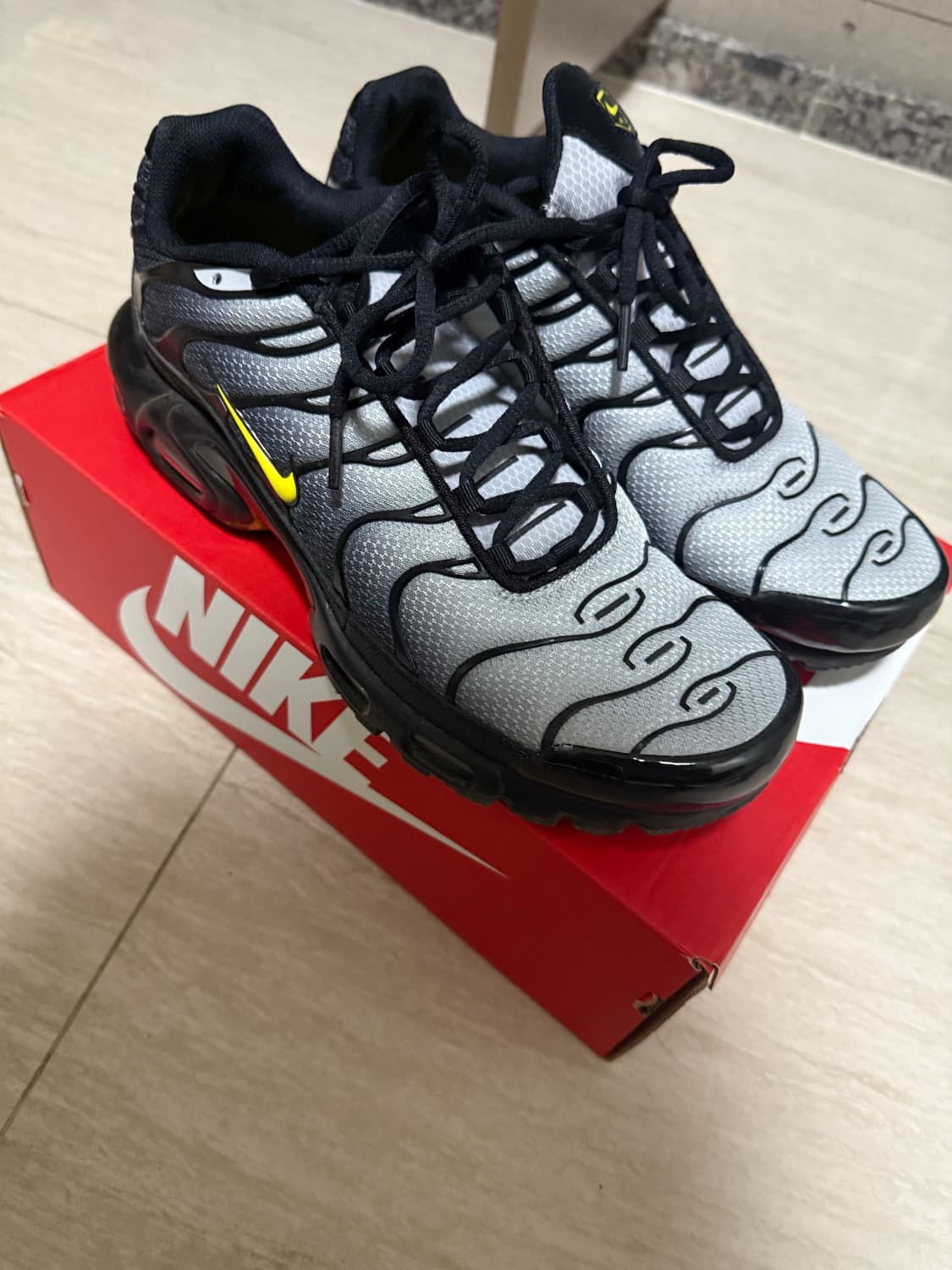 [280] 나이키 맥스플러스 울프 그레이 상품이미지1