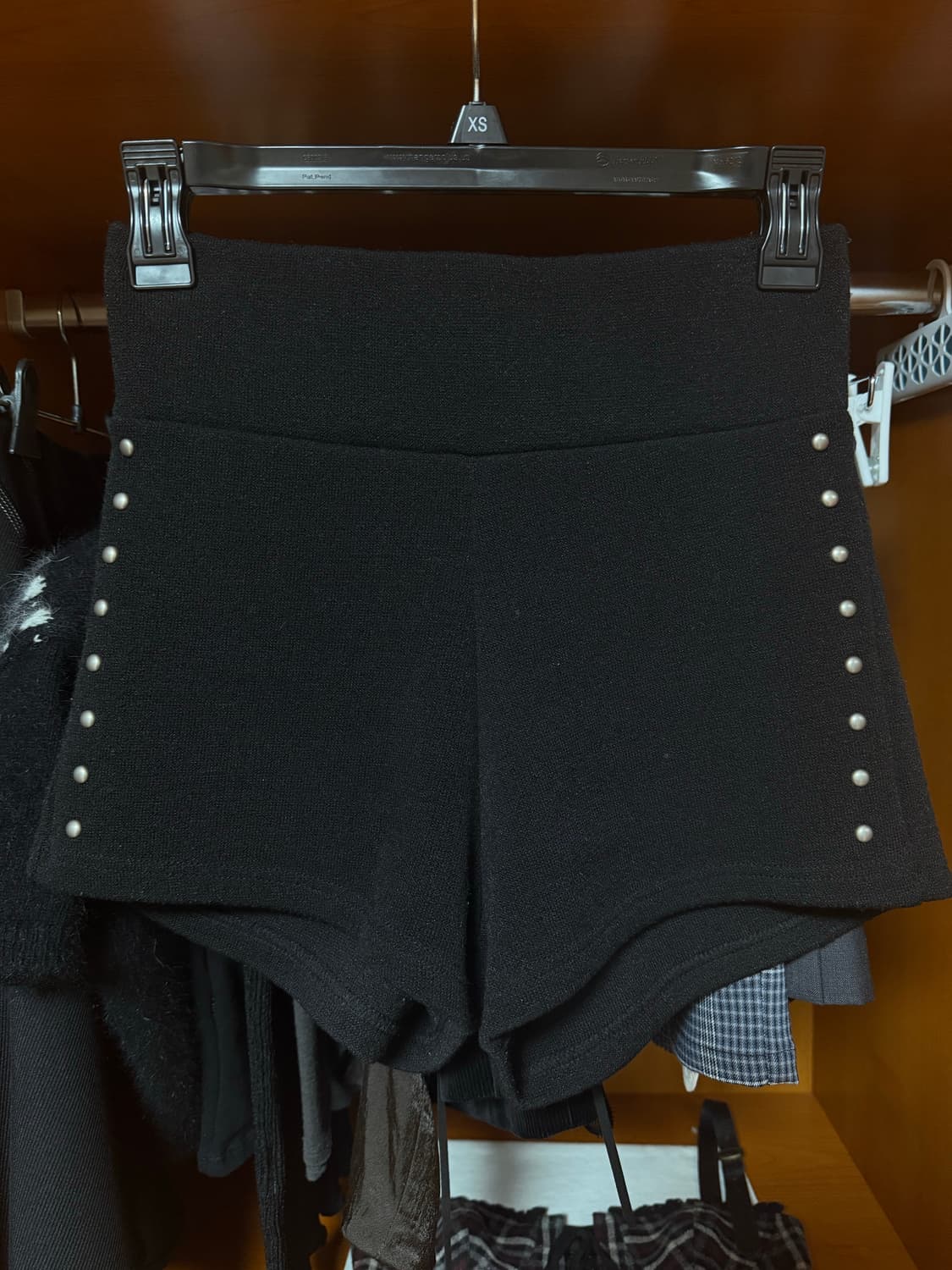 폴리수엠 스터드 돌핀 쇼츠 블랙 1사이즈 상품이미지4