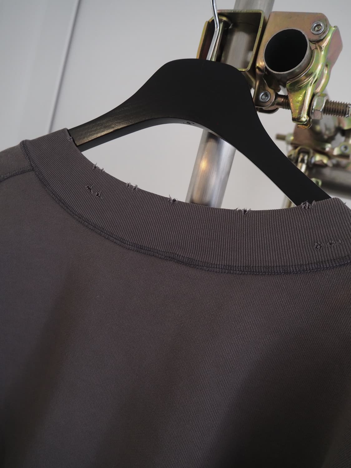 KAZUYUKI KUMAGAI damage sweat shirt 상품이미지5