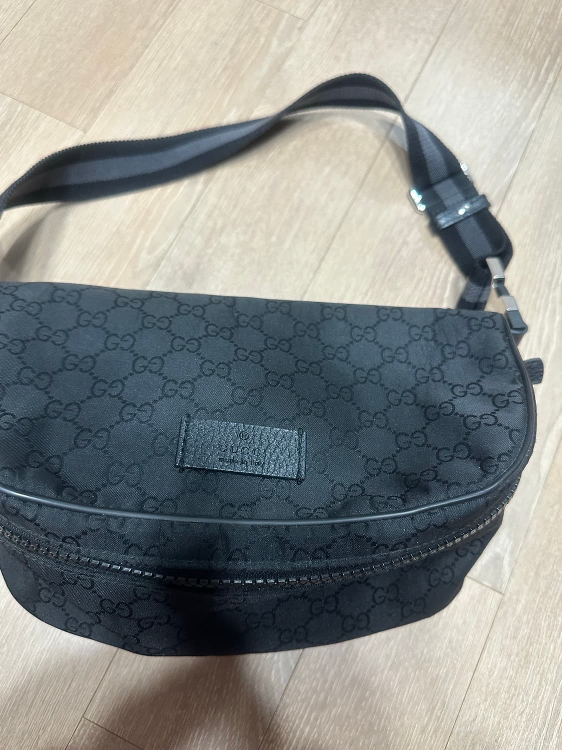 구찌 크로스백 남성  상품이미지4