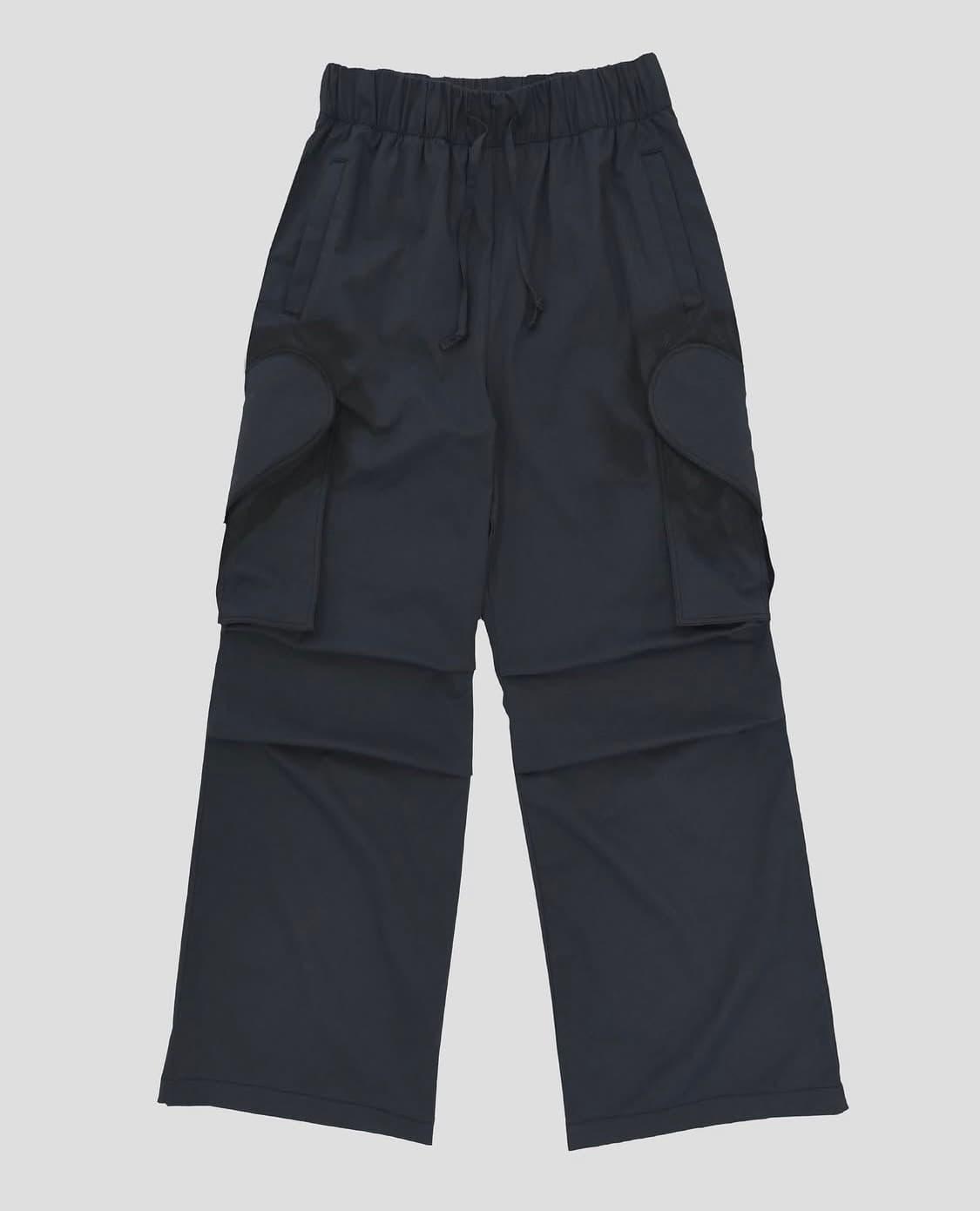 더뮤지엄비지터 하트 스프레이 카고 팬츠 네이비 상품이미지2