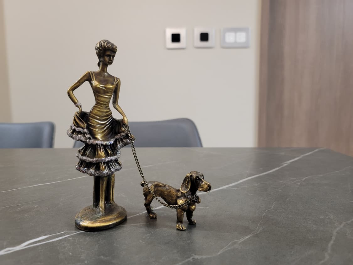 강아지랑 산책하는 여인 동브론즈 상품이미지5