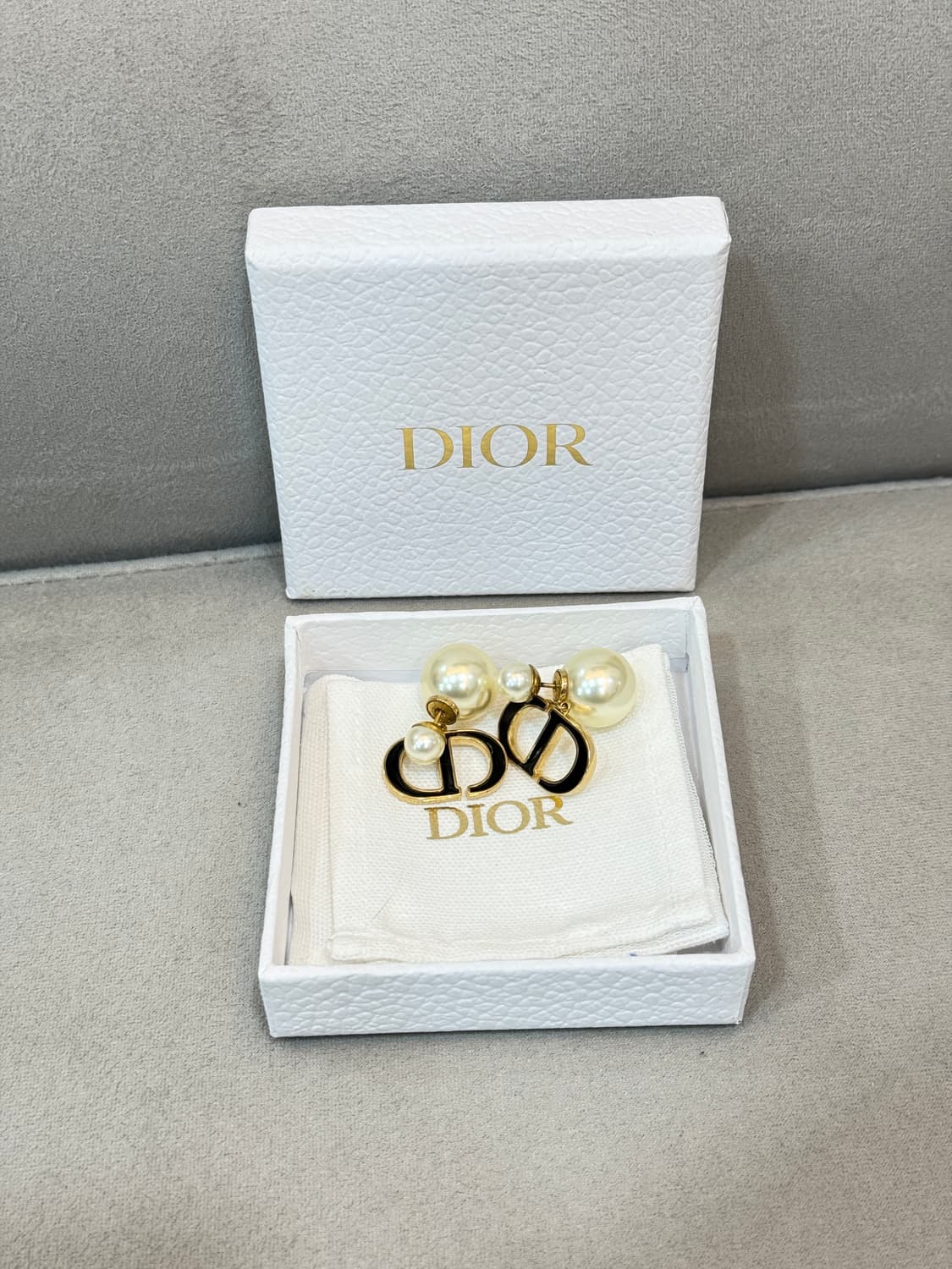 디올 트라이벌 CD 진주 이어링 귀걸이  상품이미지1