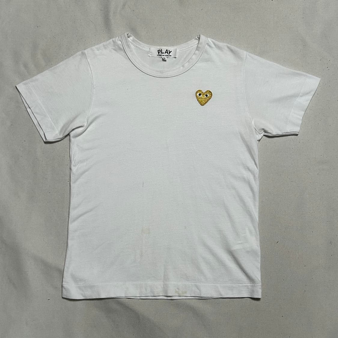 M 꼼데가르송 골드하트 와펜 반팔티 상품이미지2