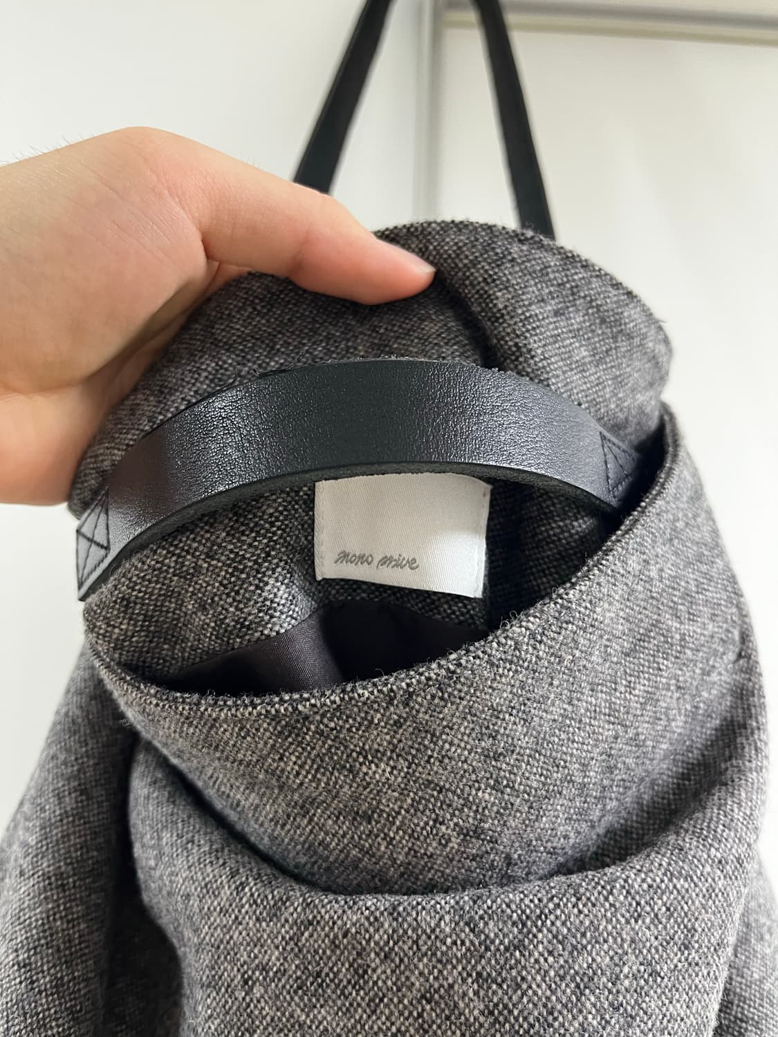 모노 프리베 텍스쳐드 울 빅 토트백 차콜 상품이미지3