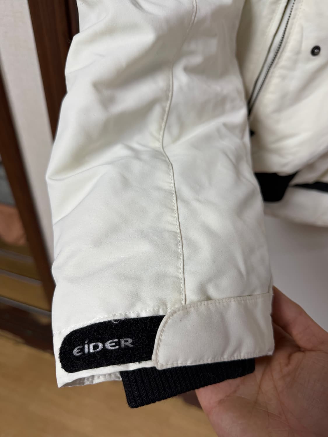 아이더 스투키 화이트 패딩 L사이즈 상품이미지2