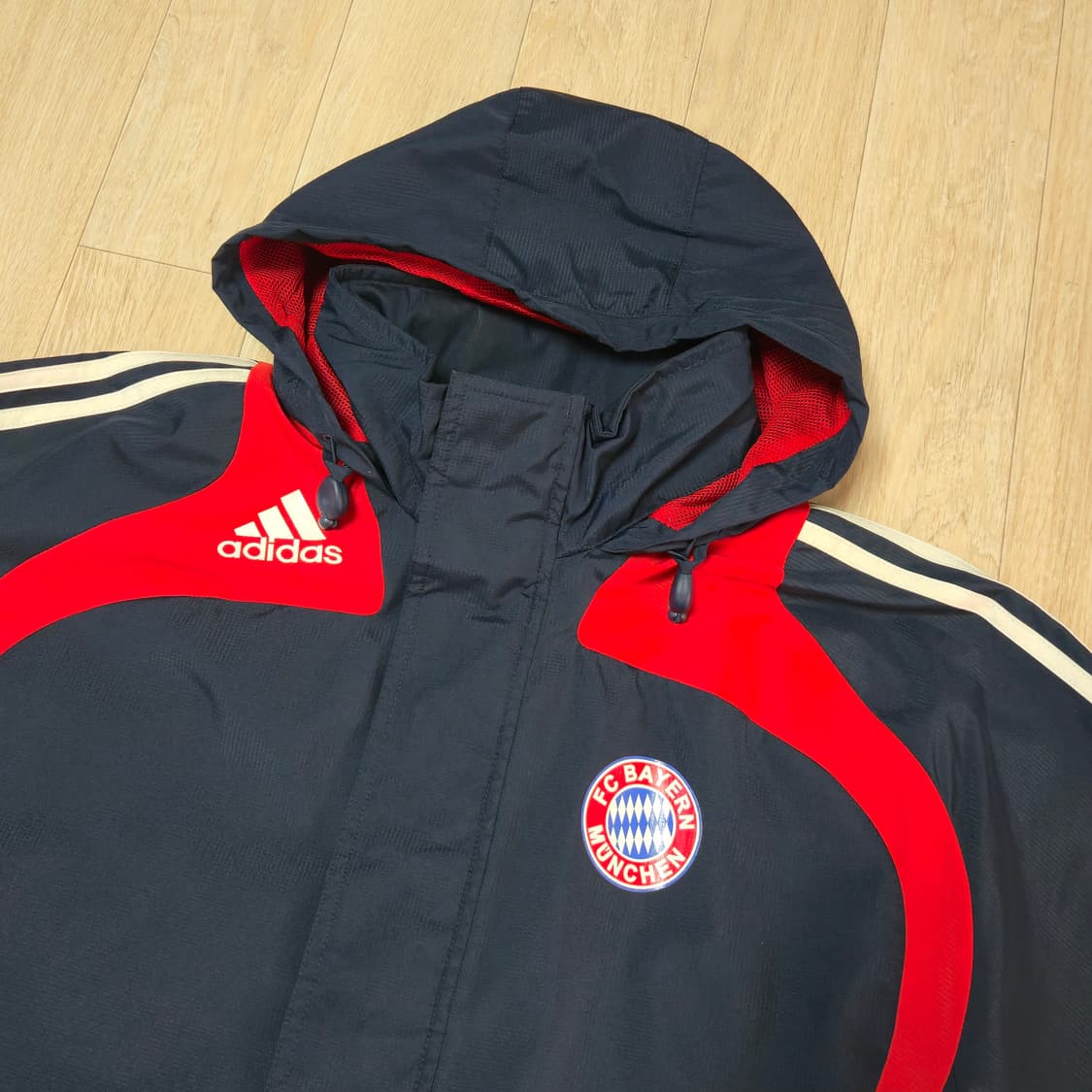 아디다스 바이에른 뮌헨 후드 바람막이 자켓 상품이미지4