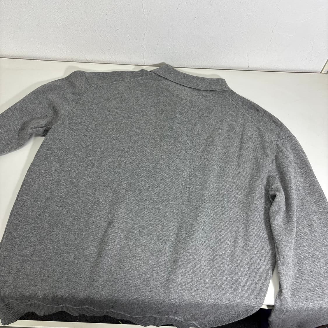 L 커스텀어클락 그레이 카라넥 니트 상품이미지4