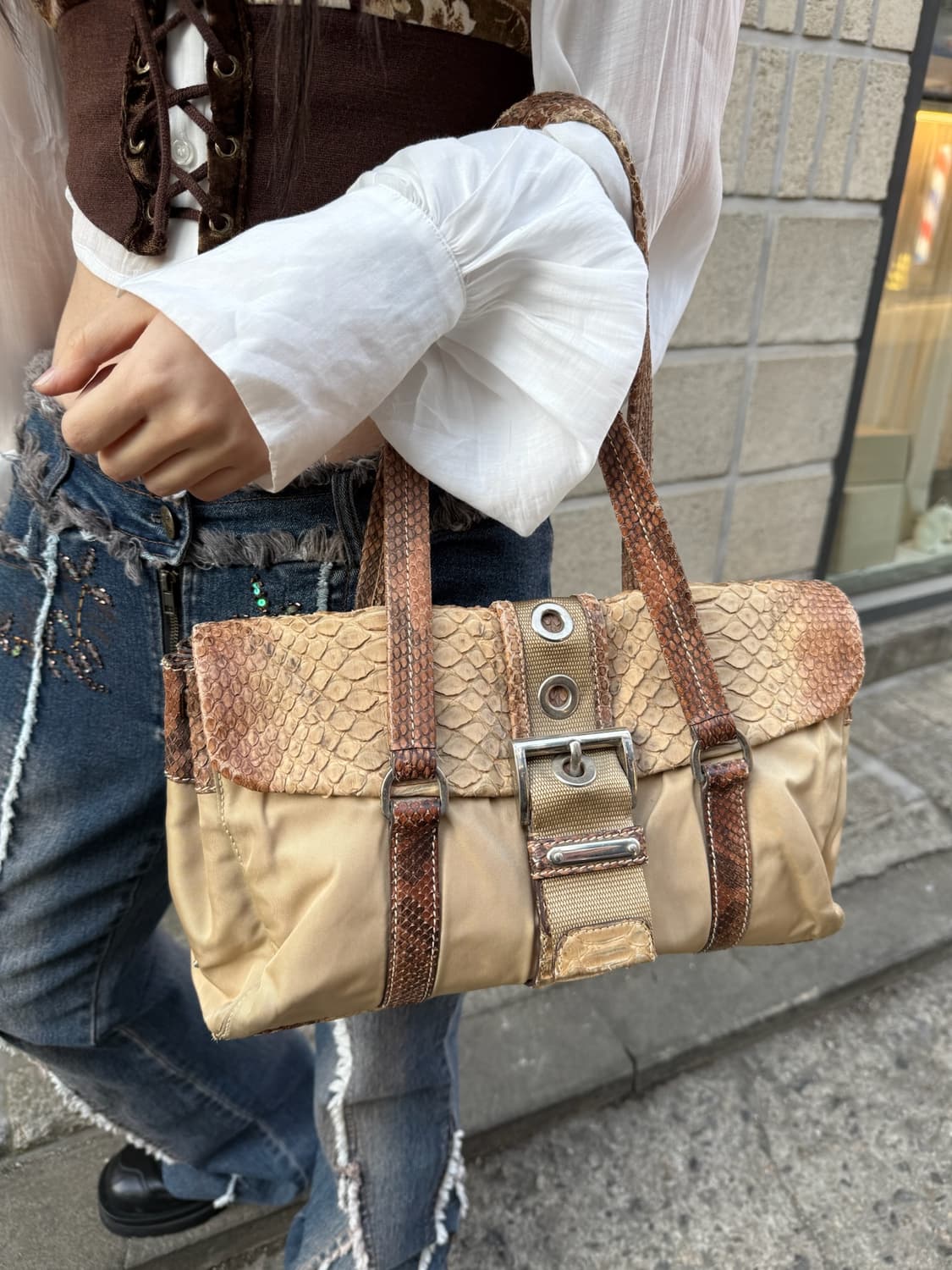 프라다 스네이크 스킨 숄더백 상품이미지6