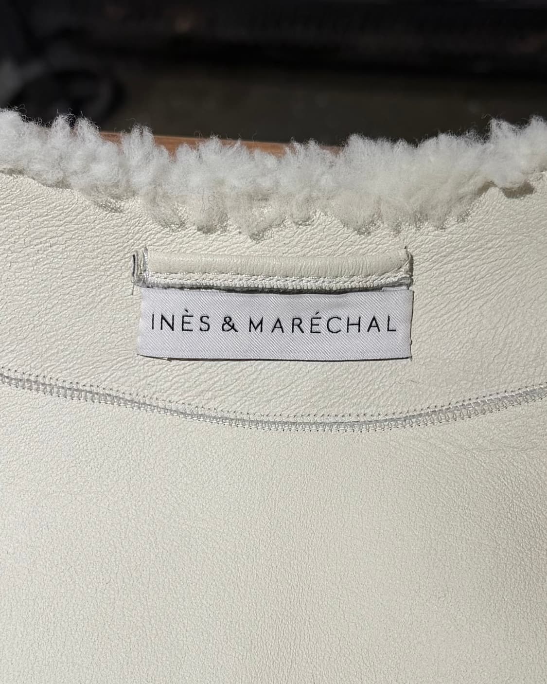 이네스앤마샬 아이보리 노카라 사이드 지퍼 테디 코트 상품이미지7