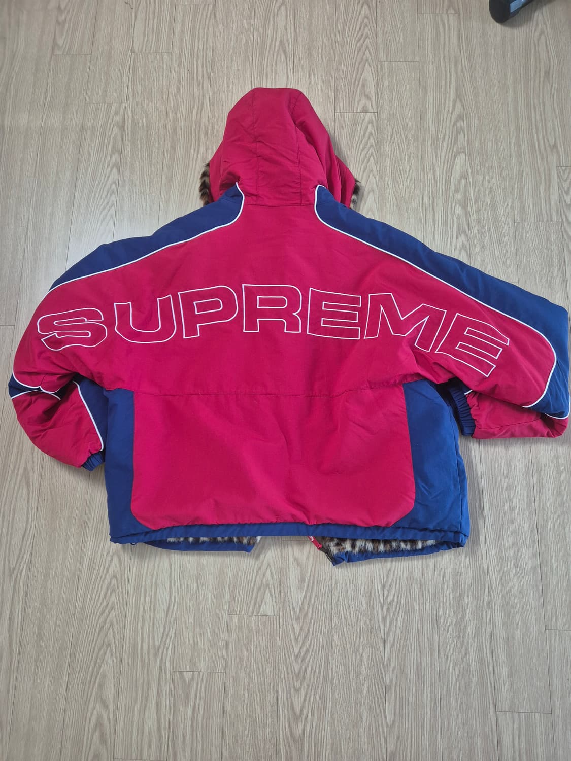 [L]슈프림 포우 퍼 리버시블 후드 트랙 자켓 레드 - 25SS 상품이미지2