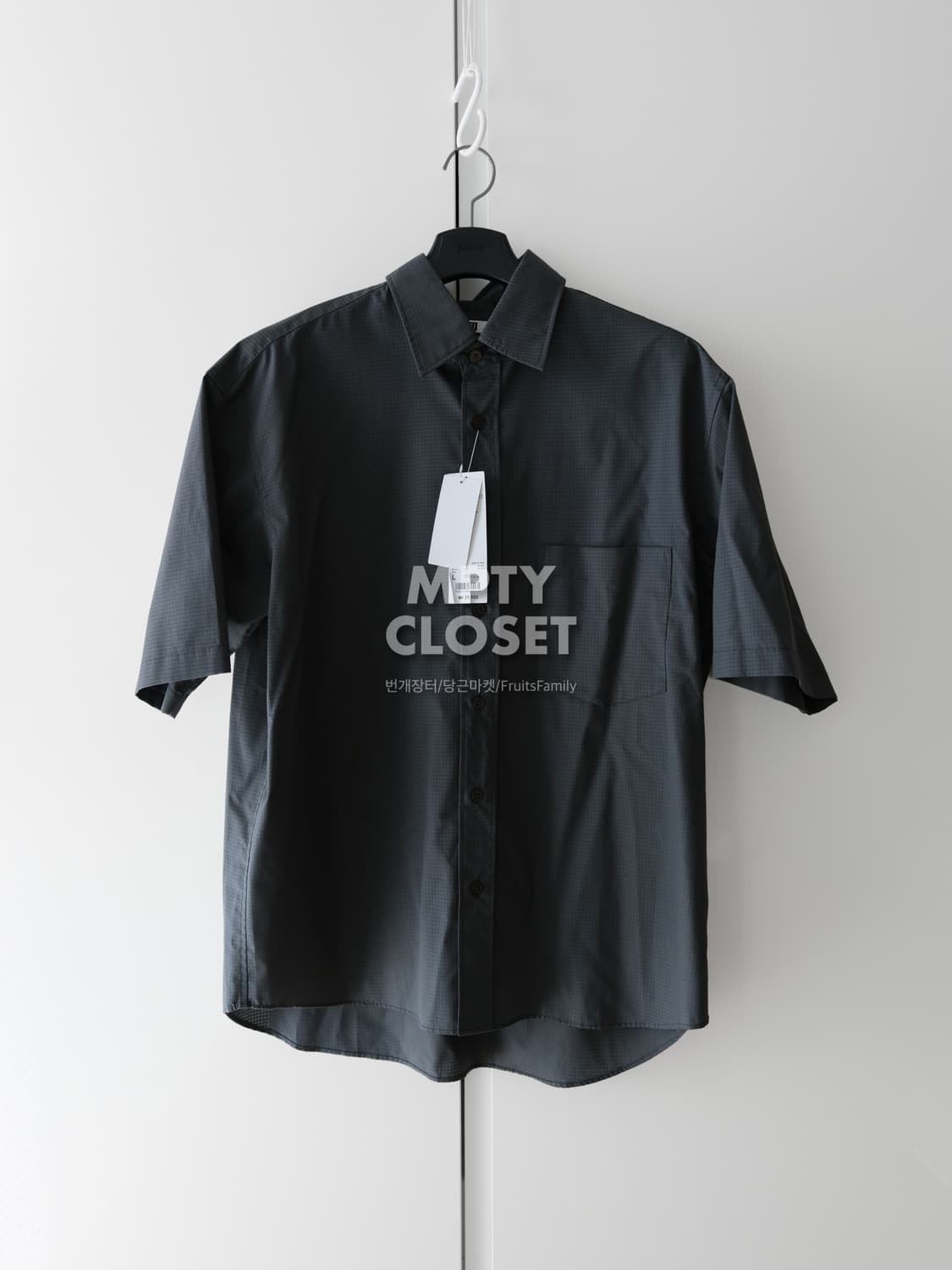 [L] 유니클로 U 오버사이즈 반팔셔츠 다크그레이 상품이미지2