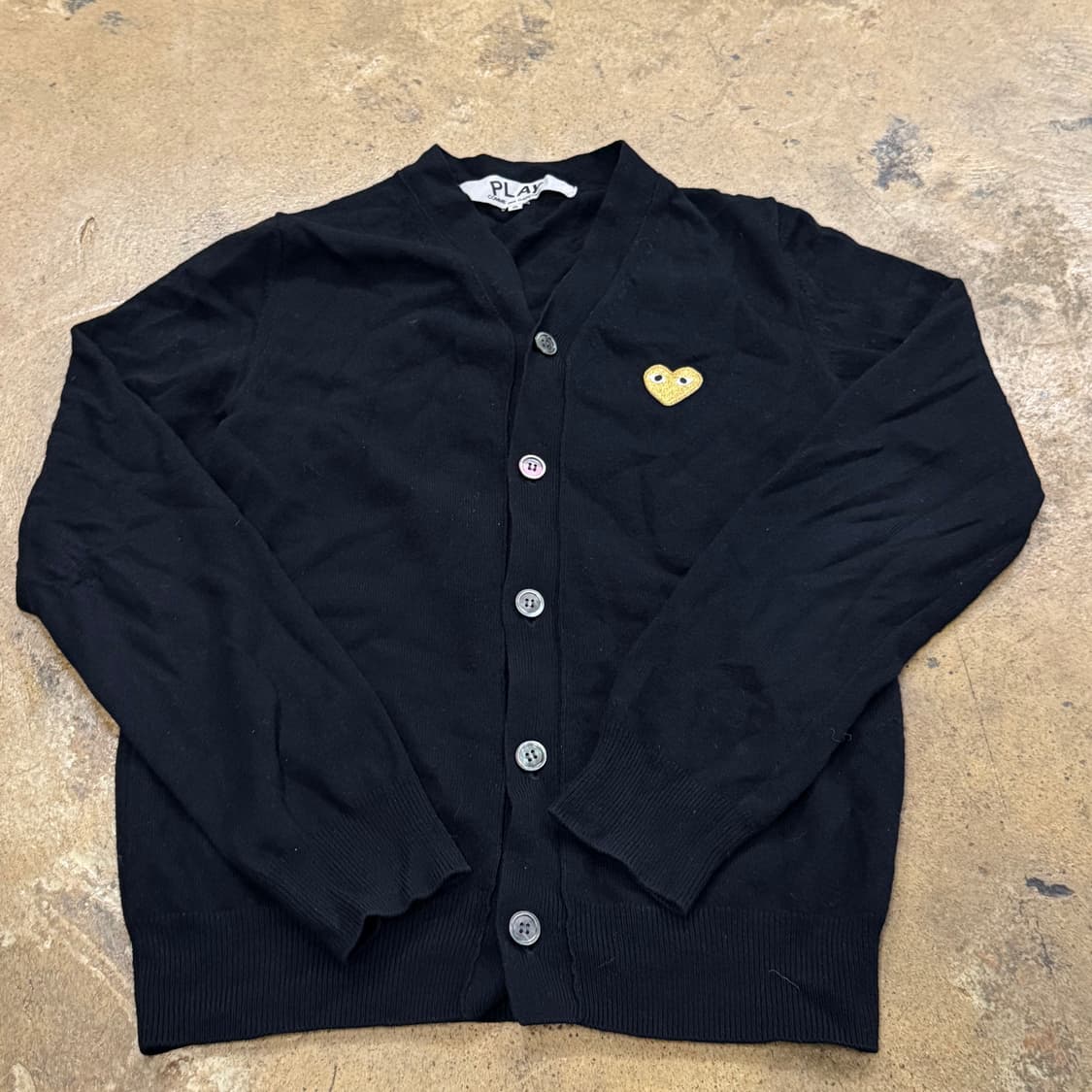 꼼데가르송 블랙 골드 와펜 니트 브이넥 가디건 상품이미지2