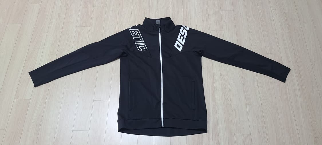 데상트  트랙탑  상품이미지1