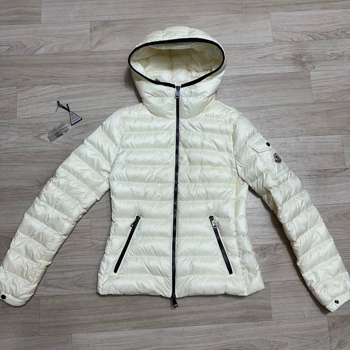 몽클레어 블레스 경량패딩 상품이미지1