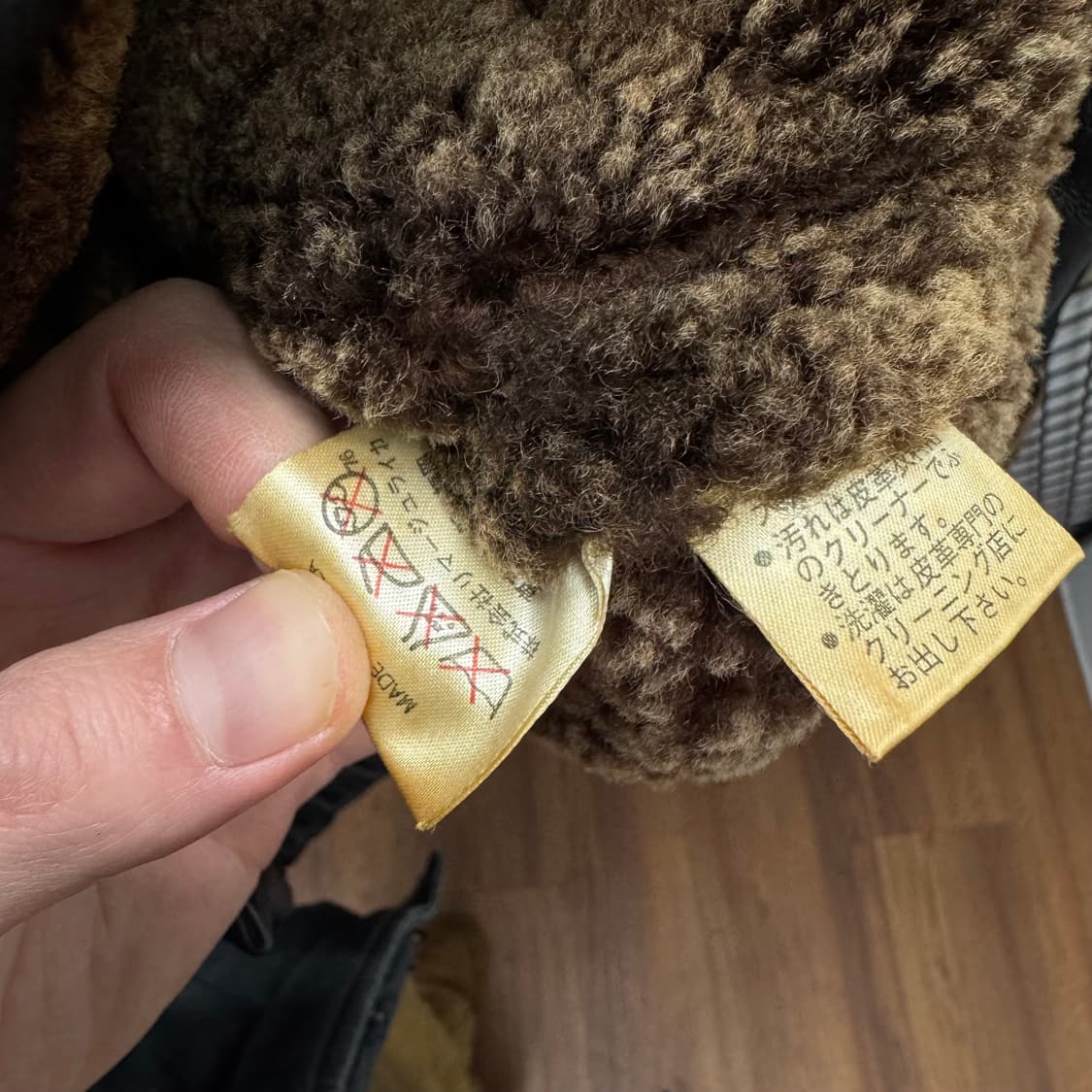 90s 까스텔바작 스포츠 스웨이드 무스탕 코트 후면 양털 윙 포인트 블랙 상품이미지7